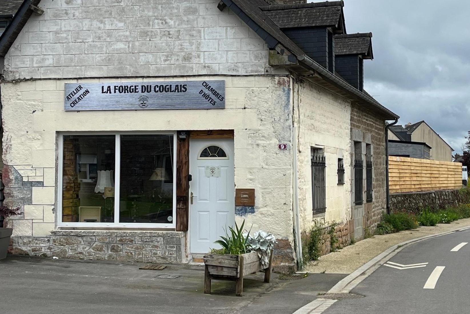 Chambres D'Hotes A La Forge Du Coglais La Selle-en-Cogles Exterior foto